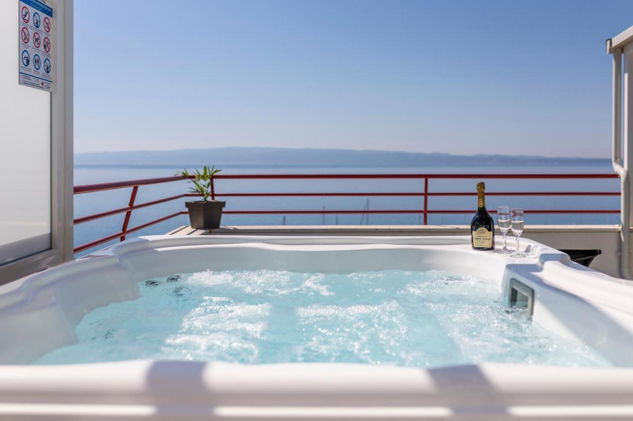 Seaside Penthouse With Hot Tub Sky Living Apartamento Split Exterior foto