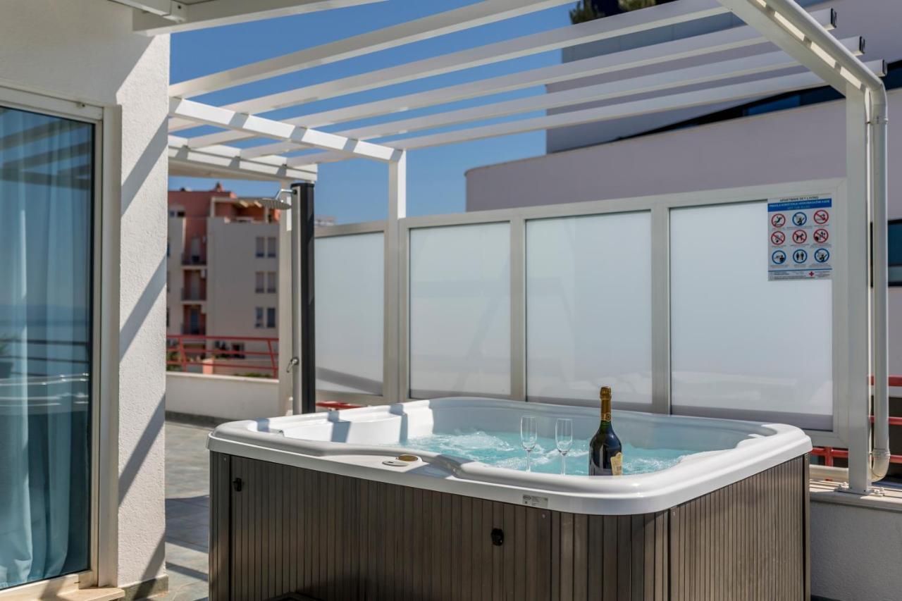 Seaside Penthouse With Hot Tub Sky Living Apartamento Split Exterior foto