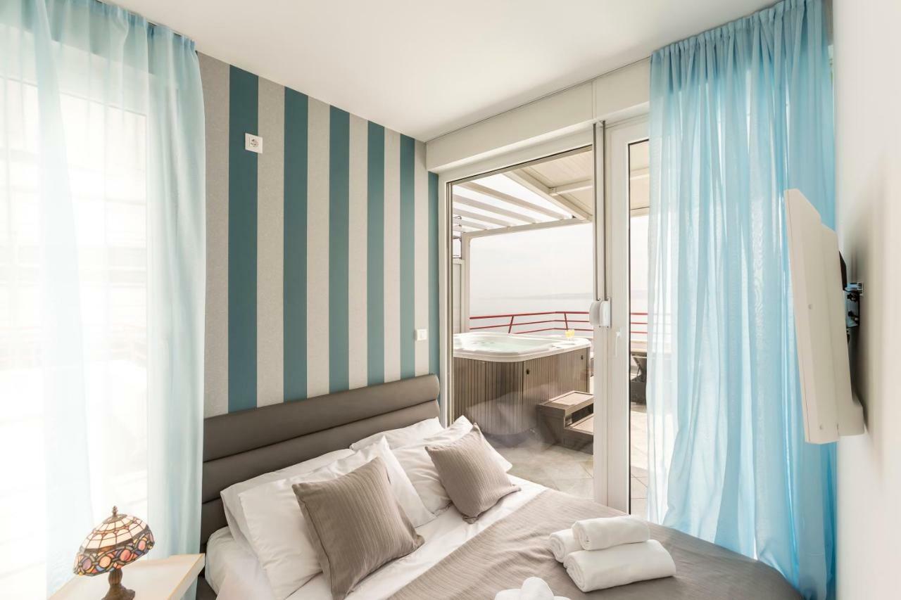 Seaside Penthouse With Hot Tub Sky Living Apartamento Split Exterior foto