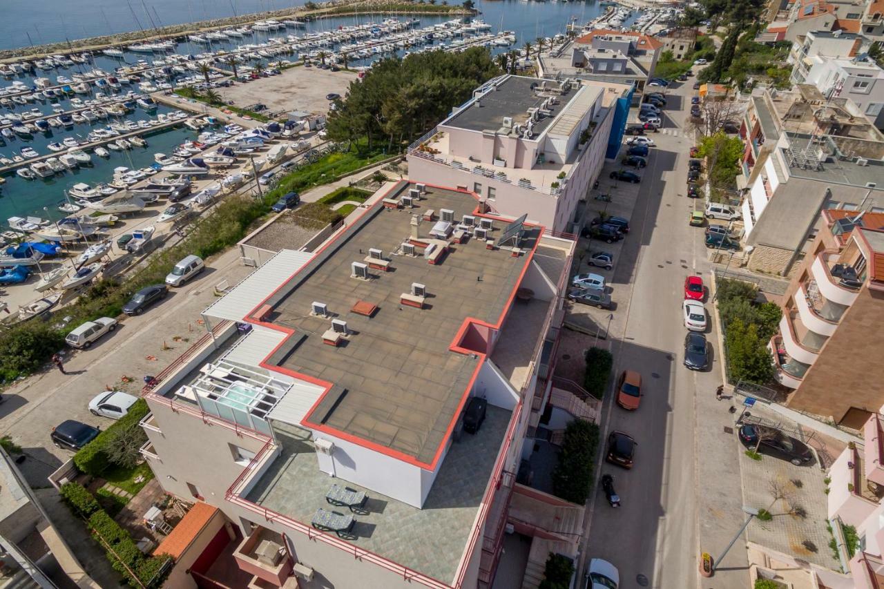 Seaside Penthouse With Hot Tub Sky Living Apartamento Split Exterior foto