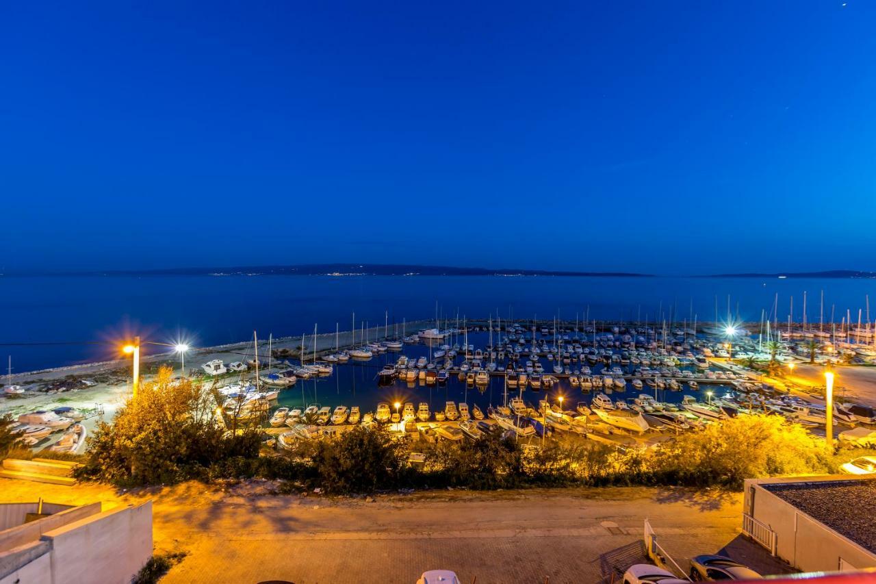 Seaside Penthouse With Hot Tub Sky Living Apartamento Split Exterior foto