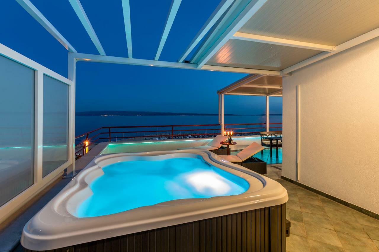 Seaside Penthouse With Hot Tub Sky Living Apartamento Split Exterior foto